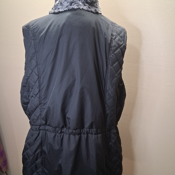 REVERSIBLE Gray Faux Fur Vest - Picture 12 of 16